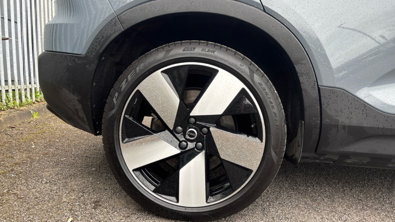 Volvo Xc40 170kW Recharge Ultimate 69kWh 5dr Auto Electric Estate